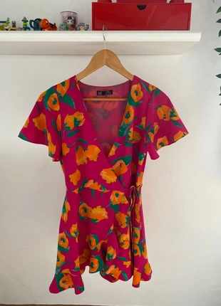 Vestido/mono de Zara - talla S - liberty Hermosísimo vestido (con falda pantalón) cruzado de Zara., marca: Zara, estado: Muy bueno, tamaño: S / 36 / 8, 10,00 €, 11,20 € Protección al comprador incluida