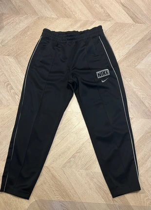 Jogging Nike noir Vintage taille M, marke: Nike, zustand: Sehr gut, größe: M, 8,00 €, 9,10 € inklusive Vinted-Käuferschutz