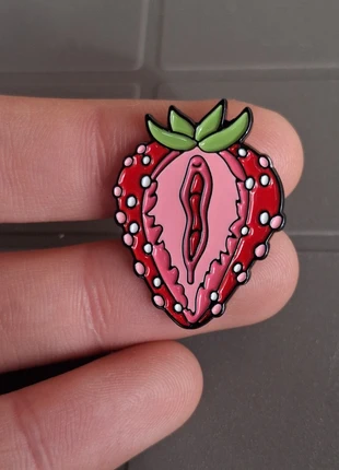 Spilla Fragola, marke: Eigen merk, zustand: Sehr gut, 5,70 €, 6,69 € inklusive Vinted-Käuferschutz