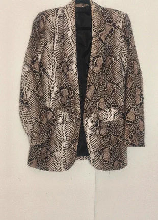 Blazer estampado animal print -
Talla L., merk: Made In Italy, staat: Heel goed, maat: L / 40 / 12, € 18,00, € 19,60 inclusief Kopersbescherming