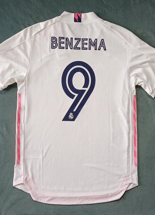 Adidas Real Madrid 2020/21 Home Karim Benzema #9, marque: adidas, état: Neuf avec étiquette, taille: M, 120,00 €, 126,70 € Protection acheteurs incluse