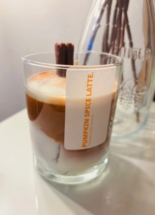 Pumpkin spice latte Candle, staat: Nieuw met prijskaartje, € 14,95, € 16,40 inclusief Kopersbescherming