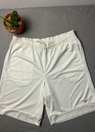 Short de sport Nike Blanc L, marque: Nike, état: Très bon état, taille: L, 14,00 €, 15,40 € Protection acheteurs incluse