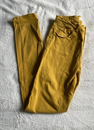 Pantalon femme slim taille 34 XS moutarde, marque: Kiabi, état: Très bon état, taille: XS / 34 / 6, 5,00 €, 5,95 € Protection acheteurs incluse