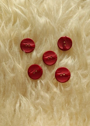Lot de 5 boutons vintage en parfait état rouge bordeaux, marca: Vintage, estado: Muito bom, €2.00, €2.80 inclui Proteção do Comprador