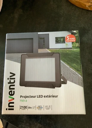 Projecteur LED extérieur, marque: inventiv, état: Neuf avec étiquette, 9,00 €, 10,15 € Protection acheteurs incluse