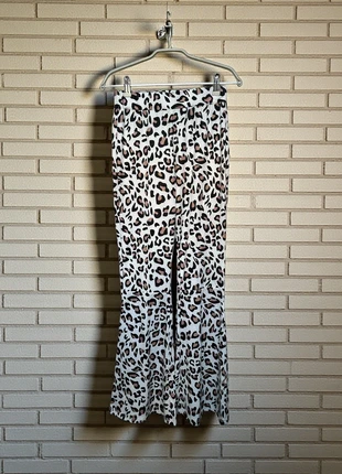 Shein Broek Maat M Wit Bruin Panter Print Flared, merk: Shein, staat: Heel goed, maat: M / 38 / 10, € 8,00, € 9,10 inclusief Kopersbescherming Pro