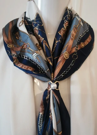 Foulard neuf très chic en soie, brand: Boutique indépendante, condition: Very good, €17.00, €18.55 includes Buyer Protection