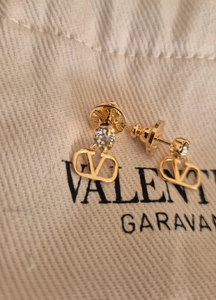 Orecchini VLogo Signature in Metallo e Cristalli Swarovski® di Valentino Garavani., marque: Valentino Garavani, état: Neuf avec étiquette, 80,00 €, 84,70 € Protection acheteurs incluse