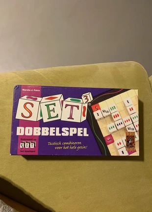 Set dobbelspel, merk: 999 GAMES, staat: Heel goed, € 5,00, € 5,95 inclusief Kopersbescherming