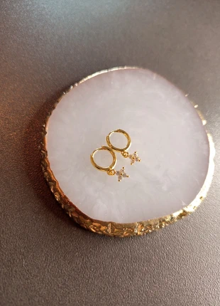 Très jolie paire de boucle d'oreille, marque: showroom by adeline, état: Neuf avec étiquette, 7,00 €, 8,05 € Protection acheteurs incluse