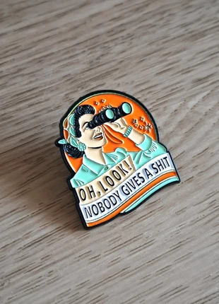 Nobody gives a shit pin, état: Très bon état, 5,00 €, 5,95 € Protection acheteurs incluse