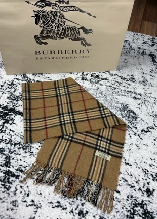 Écharpe Burberry London Vintage Y2K | 100% Lambswool | 130x30, marke: Burberry, zustand: Sehr gut, 40,99 €, 43,74 € inklusive Vinted-Käuferschutz