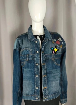 Veste en jean Desigual x Mickey – Édition Limitée – Taille L, brand: Disney x Desigual, condizioni: Ottime, taglia: L / IT 44 / EU 40, €60.00, €63.70 include la Protezione acquisti Pro