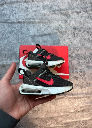 Nike Air Max garçon taille 21 en très bon état, marca: Nike, estado: Muito bom, tamanho: 21, €8.90, €10.05 inclui Proteção do Comprador