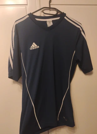 Adidas T-Shirt, merk: adidas, staat: Heel goed, maat: S / 36 / 8, € 3,00, € 3,85 inclusief Kopersbescherming