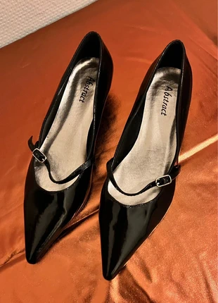 Escarpins vernis noirs à bride – neufs, merk: Abstract, staat: Nieuw met prijskaartje, maat: 37, € 10,00, € 11,20 inclusief Kopersbescherming