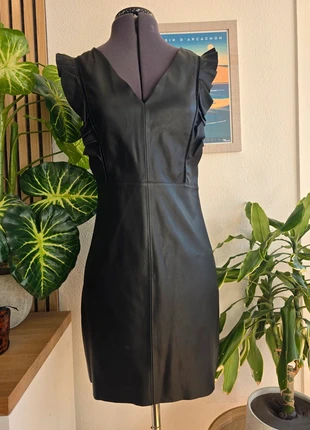 Robe noire en similicuir sans manches - Zara - Taille S - 36, merk: Zara, staat: Heel goed, maat: S / 36 / 8, € 12,00, € 13,30 inclusief Kopersbescherming