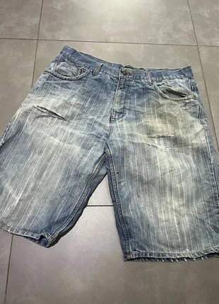 Short en jean troué, brand: Avirex, condition: Very good, size: W29, €5.00, €5.95 includes Buyer Protection