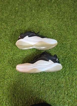 Jordan Air 11 CMFT Low Blanc et Noir - Taille 37.5, brand: Jordan, condition: Very good, size: 37, €29.00, €31.15 includes Buyer Protection Pro