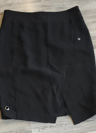 Jupe courte - Taille 36 - Marque Mado - Couleur noir, brand: MADO, condition: Very good, size: S / 36 / 8, €10.00, €11.20 includes Buyer Protection