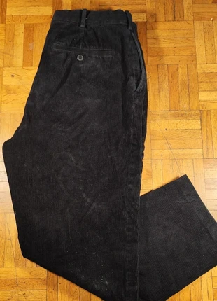 Pantalon en velours côtelé noir Uniqlo taille L, marque: Uniqlo, état: Très bon état, taille: L, 13,00 €, 14,35 € Protection acheteurs incluse