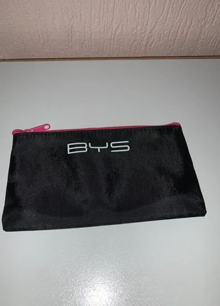 Petite pochette noire plastifiée, marque: BYS, état: Très bon état, 1,00 €, 1,75 € Protection acheteurs incluse