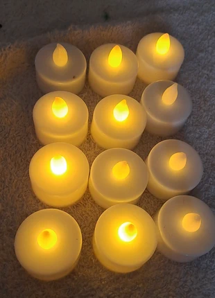 Lot de 12 bougies très bon état noel mariage, marque: Lot de 12 bougies très bon état noel mariage, état: Très bon état, 6,00 €, 7,00 € Protection acheteurs incluse