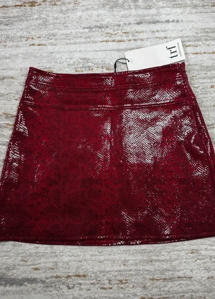 Zara skirt - crocodile/snakeprint, marque: Zara, état: Neuf avec étiquette, taille: S / 36 / 8, 8,00 €, 9,10 € Protection acheteurs incluse