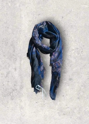 Echarpe chale Mango noir et marine motif cashemire, marque: Mango, état: Neuf sans étiquette, 8,00 €, 9,10 € Protection acheteurs incluse