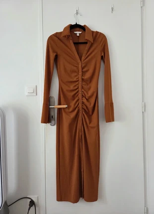 H&M Brown Button-Down Midi Dress, brand: H&M, condizioni: Ottime, taglia: XS / IT 38 / EU 34, €5.00, €5.95 include la Protezione acquisti