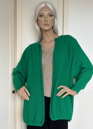 Valentino Studio Vintage Green Wool Cardigan – Size 40, brand: Valentino, condizioni: Ottime, taglia: S / IT 40 / EU 36, €65.00, €68.95 include la Protezione acquisti