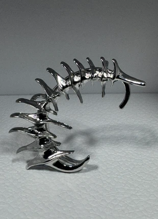 Clip d'oreille gothique argenté - squelette, marque: CHROME, état: Très bon état, 9,90 €, 11,10 € Protection acheteurs incluse