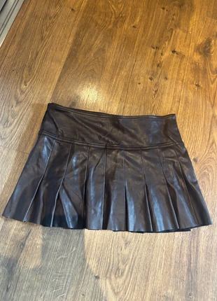 Faux leather mini skirt, merk: Urban Outfitters, staat: Heel goed, maat: S / 36 / 8, € 15,00, € 16,45 inclusief Kopersbescherming