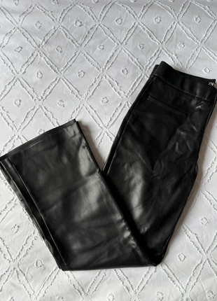Pantalon similicuir noir, merk: Zara, staat: Heel goed, maat: S / 36 / 8, € 8,99, € 10,14 inclusief Kopersbescherming