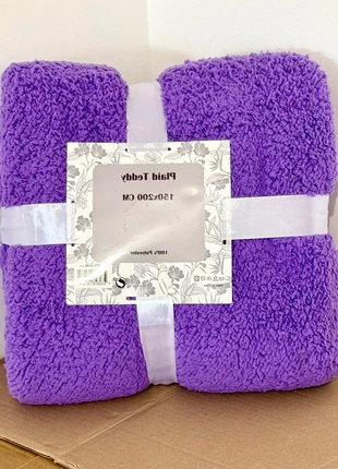 Plaid Violet Teddy - Neuf, condition: New with tags, size: 150 x 200 cm, €15.00, €16.45 includes Buyer Protection