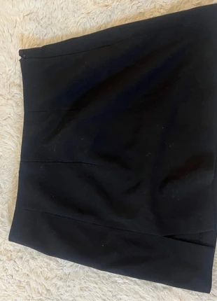 Jupe Courte évasé noir Uniqlo, marque: Uniqlo, état: Très bon état, taille: XS / 34 / 6, 8,00 €, 9,10 € Protection acheteurs incluse