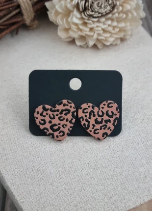 Leopard heart studs. Soft, sweet & simply stunning! #0276, staat: Heel goed, € 1,00, € 1,75 inclusief Kopersbescherming Pro