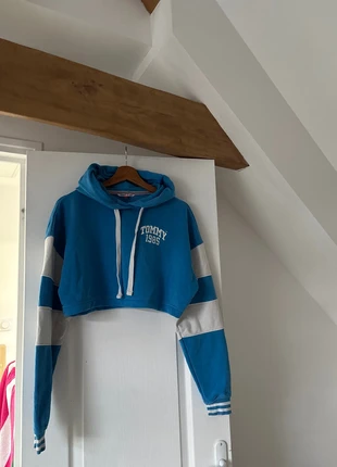 Sweat à capuche court Tommy Hilfiger - Taille XS / 34 / 6, marke: Tommy Hilfiger, zustand: Sehr gut, größe: XS / 34 / 6, 30,00 €, 32,20 € inklusive Vinted-Käuferschutz