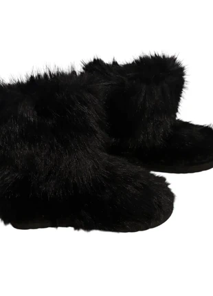 Botte noir fausse fourrure y2k taille 39, marke: y2k, zustand: Neu, größe: 39, 25,99 €, 27,99 € inklusive Vinted-Käuferschutz