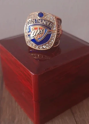 Bague championnat NBA 2025 finals Oklahoma City Thunder Shai Gilgeous Alexander numéro 2 doré bleu, marque: Bague Oklahoma City Thunder, état: Neuf avec étiquette, taille: Ajustable, 28,97 €, 31,12 € Protection acheteurs (Pro) incluse