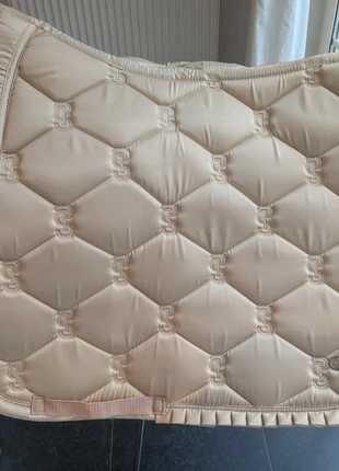 Tapis dressage sable beige full modèle ruffle, marque: PS of Sweden, état: Très bon état, 40,00 €, 42,70 € Protection acheteurs incluse