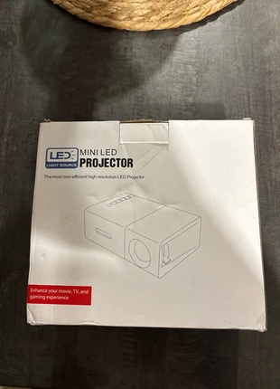 Projecteur pour téléphone, ordi ou autre, marque: Mini, état: Neuf sans étiquette, 6,00 €, 7,00 € Protection acheteurs incluse