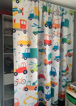 Rideaux dressing enfants, marque: sans marque, état: Très bon état, taille: 150 cm - 199 cm, 10,00 €, 11,20 € Protection acheteurs incluse