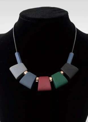Collar geométrico multicolor, état: Neuf sans étiquette, 5,50 €, 6,48 € Protection acheteurs incluse