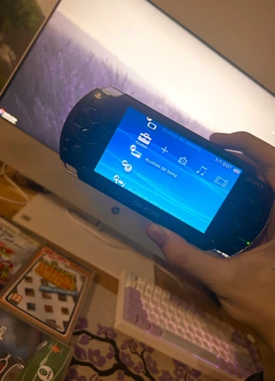 PSP( battery + charger), merk: PlayStation, staat: Heel goed, € 62,00, € 65,80 inclusief Kopersbescherming