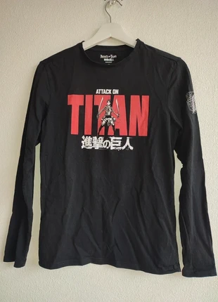 T-shirt manches longues Attack on Titan de taille XS, marque: Attack On Titan, état: Très bon état, taille: XS, 6,00 €, 7,00 € Protection acheteurs incluse