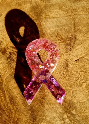 Pin's Octobre Rose, brand: Unique, condizioni: Nuovo senza cartellino, €5.00, €5.95 include la Protezione acquisti