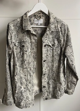 Spijkerjas Costes met slangenprint, marque: Costes, état: Bon état, taille: M / 38 / 10, 10,00 €, 11,20 € Protection acheteurs incluse