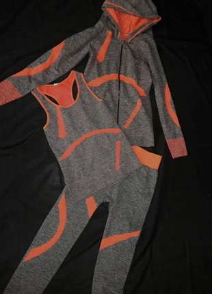 Ensemble Sport Legging Gris Orange Corail, merk: Vintage Dressing, staat: Heel goed, maat: S / 36 / 8, € 14,99, € 16,44 inclusief Kopersbescherming